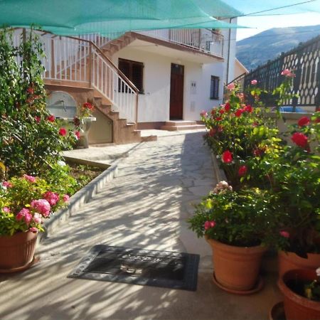 Cheap House Near The Center Of The City Mostar Buitenkant foto