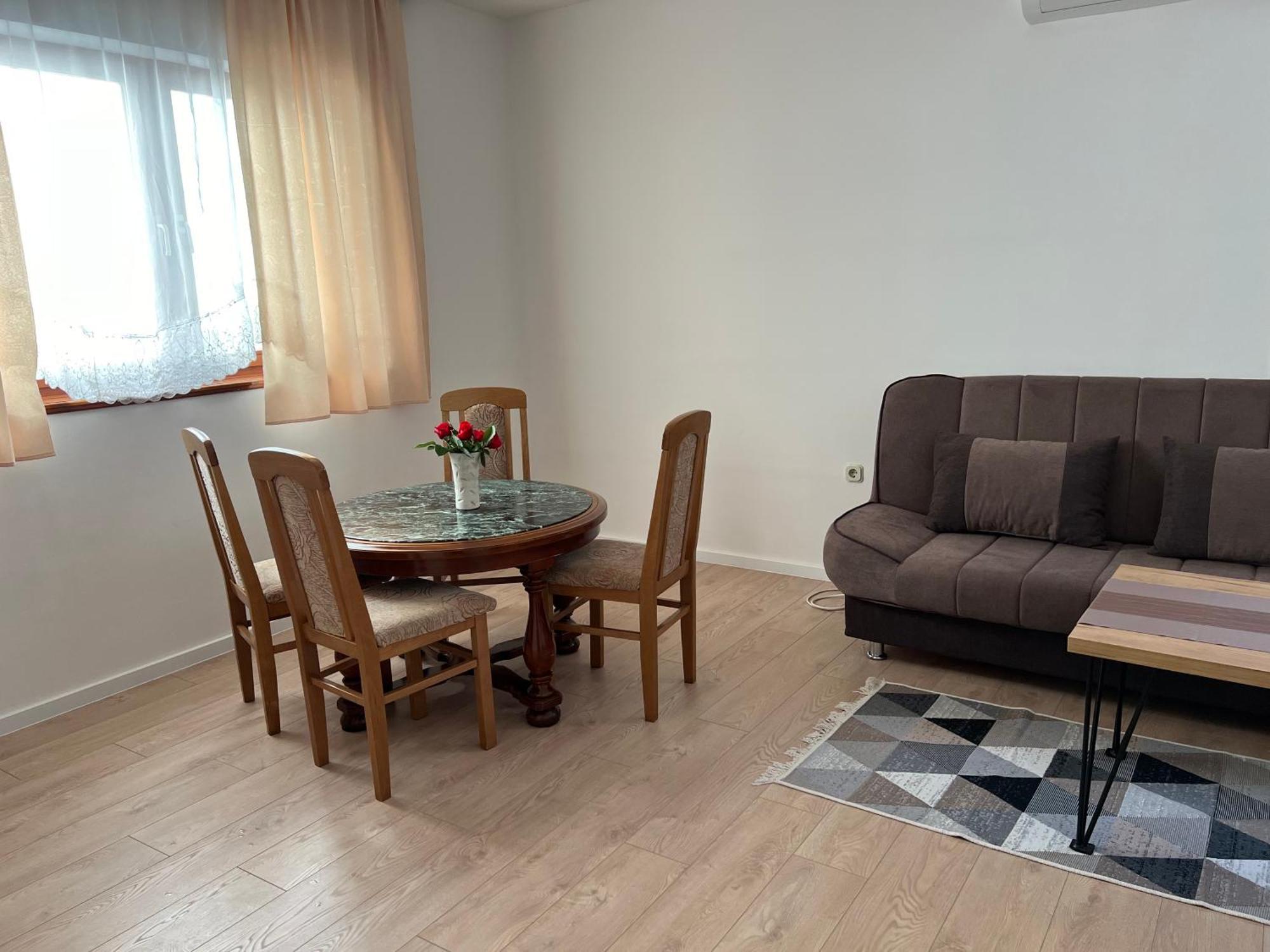 Cheap House Near The Center Of The City Mostar Buitenkant foto